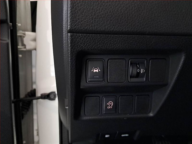 Nissan Qashqai (2018) 1.2 DIG-T, Serv.kniha - fotka 16 z 18