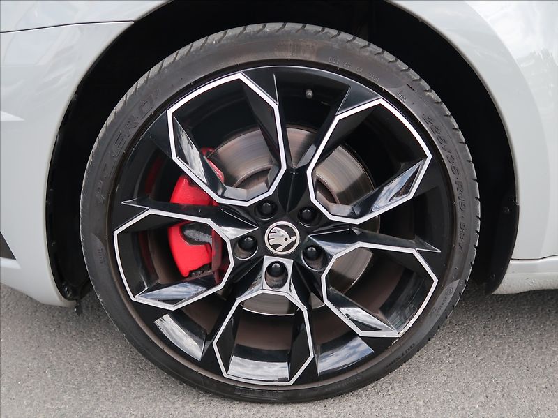 Škoda Octavia 2,0 TSi,180kW,RS,NovéČR,DPH - fotka 27 z 31