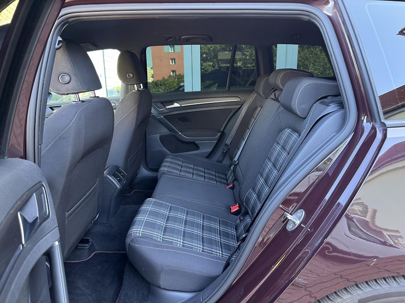 Volkswagen Golf (2017) GTD 2.0TDI 135kW - fotka 14 z 21