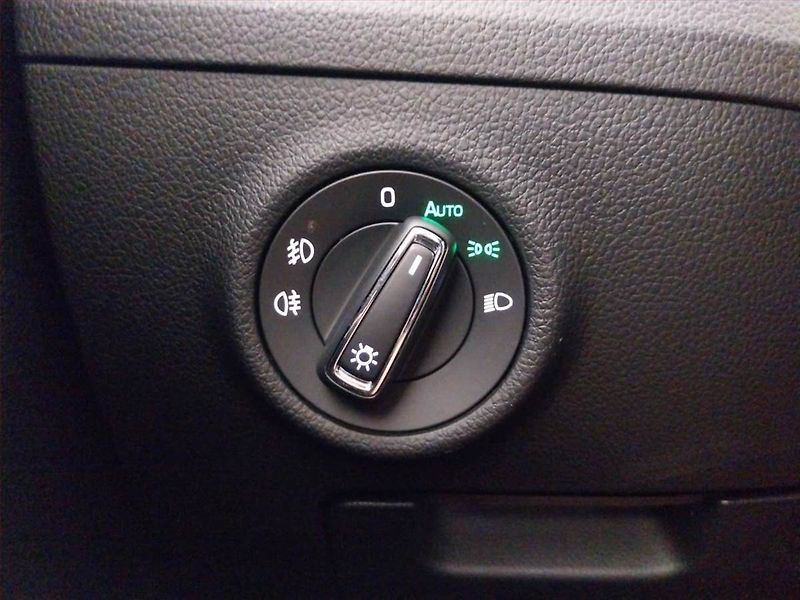Škoda Superb (2023) Laurin&Klement 2.0 TDI - fotka 20 z 22