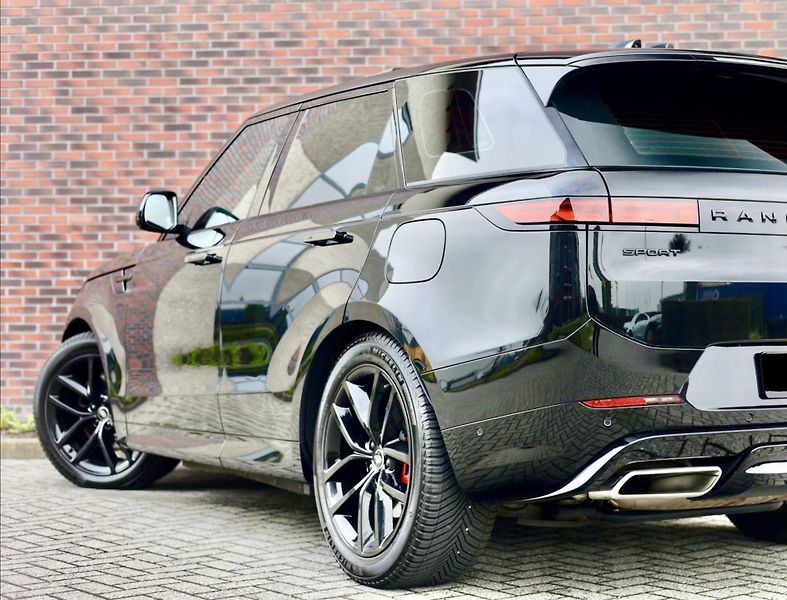 Land Rover Range Rover Sport (2022) 3.0 V6 ehybrid - fotka 4 z 45