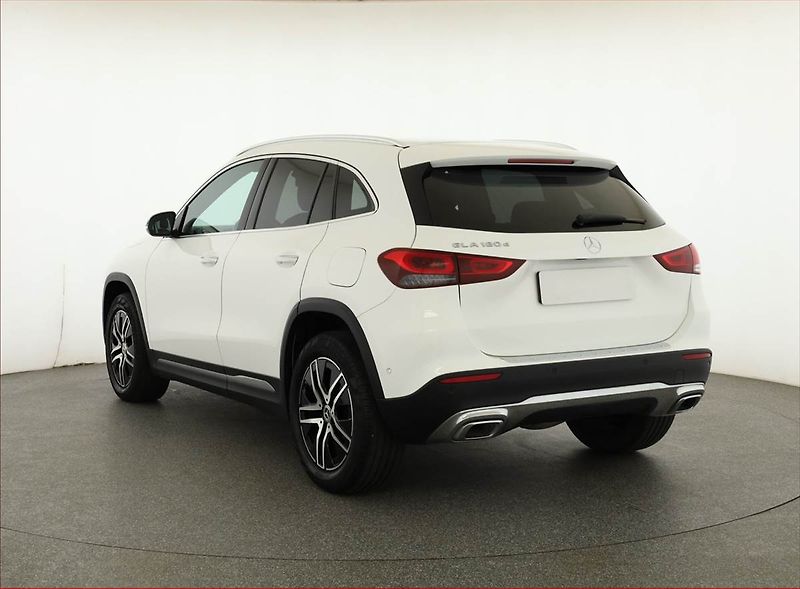 Mercedes-Benz GLA (2022) 180 d - fotka 4 z 19