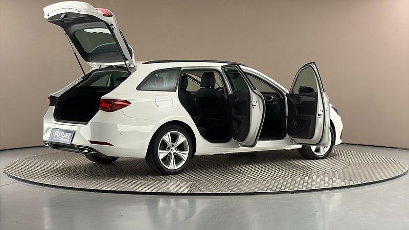 Seat Leon 2.0 TDI DSG FR Sportstourer - fotka 6 z 26