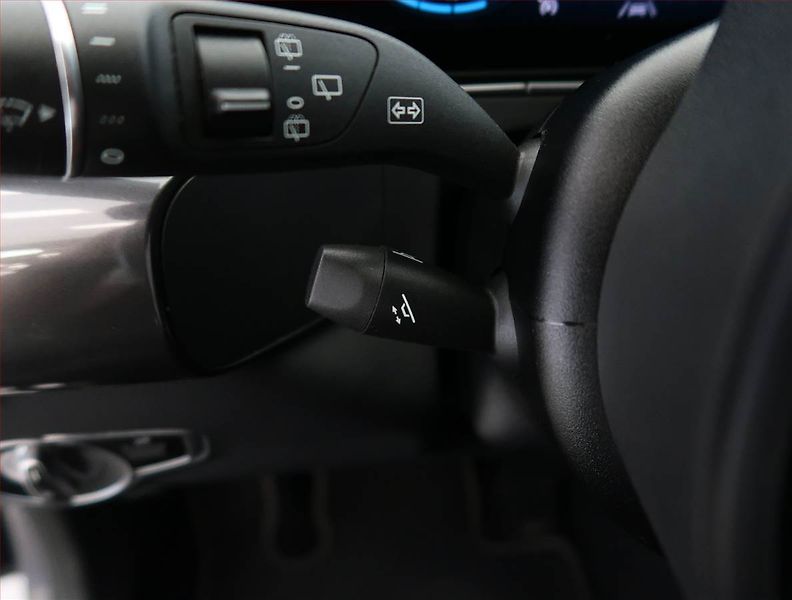 Mercedes-Benz EQC (2021) 400 4MATIC, SoH 95% - fotka 28 z 34