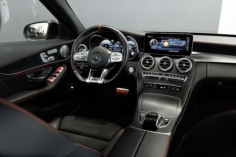 Mercedes-Benz Třídy C (2019) C43 AMG V6 Biturbo 4Matic - fotka 18 z 44