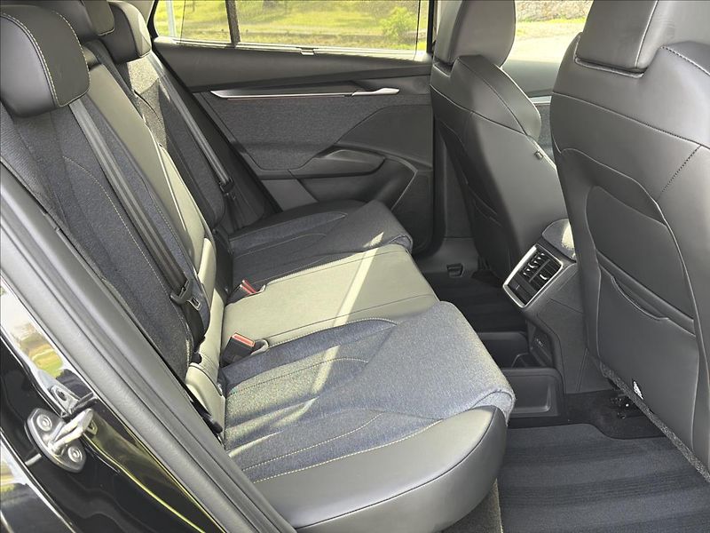 Škoda Elroq 0,0 iV 85 kWh 210 Kw DPH HUD - fotka 17 z 35