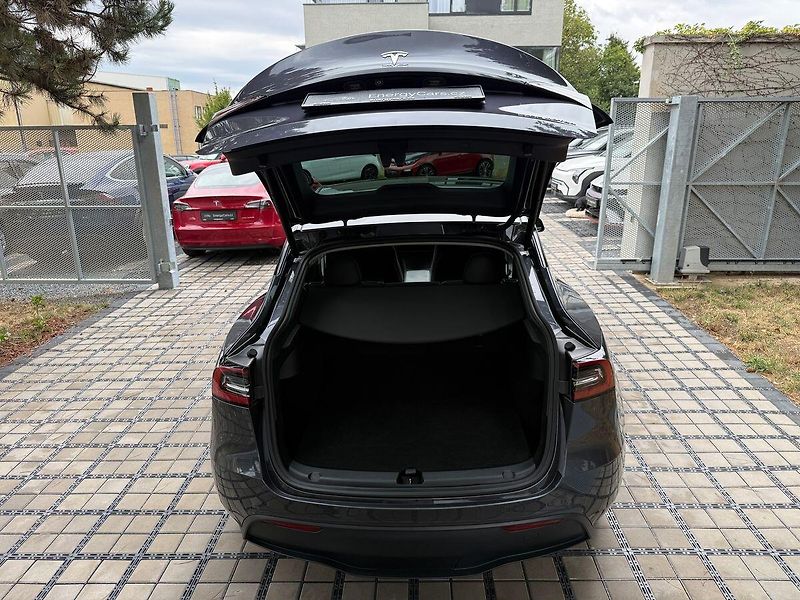 Tesla Model Y Long Range AWD 20´ - fotka 35 z 40