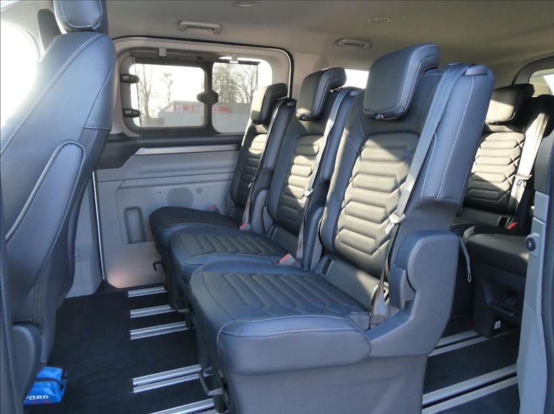 Ford Tourneo Custom 2,0 L2,TITANIUM X,8Míst,AWD - fotka 18 z 44