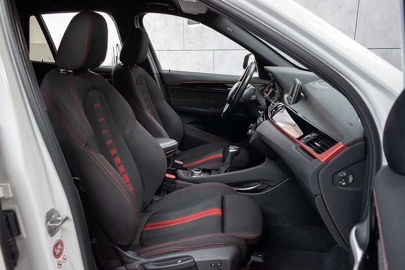 BMW X1 xDrive20d 140kW*SPORT LINE*ČR* - fotka 12 z 45