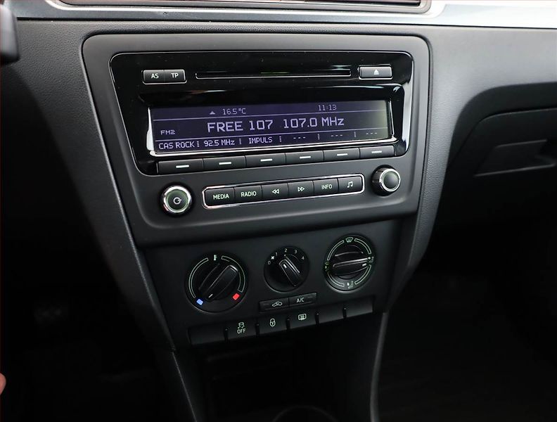 Škoda Rapid (2014) Ambition Plus 1.2 TSI - fotka 10 z 13