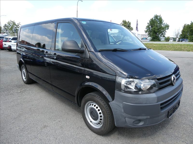 Volkswagen Transporter 2,0 TDi BUS 9.míst,klima,webas - fotka 1 z 46