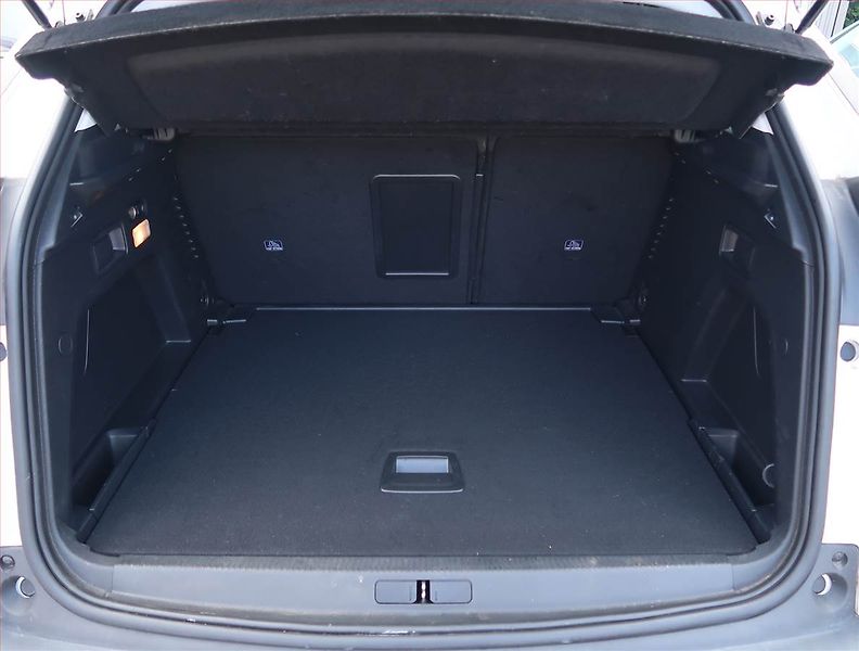 Peugeot 3008 (2020) 1.2 PureTech, Serv.kniha - fotka 13 z 15
