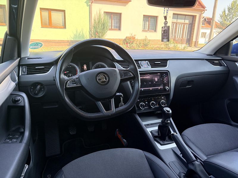Škoda Octavia 1.5TSI TAŽNÉ - fotka 18 z 45