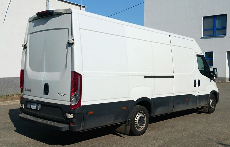 Iveco Daily (2024) 35S18H Van 4x2, klima - fotka 3 z 4