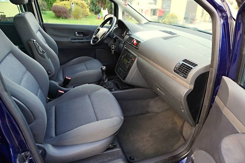Volkswagen Sharan (2007) 2,0 TDI 103 kW - fotka 17 z 43