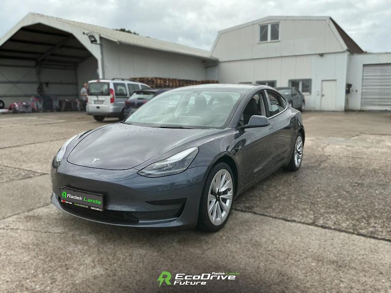 Tesla Model 3 (2022) AMD Ryzen, Grok | SOH 93 % - fotka 4 z 12