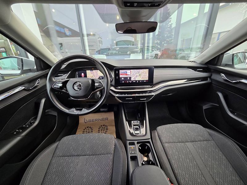 Škoda Octavia 2.0 TDI 4x4 110kW DSG STYLE - fotka 12 z 44