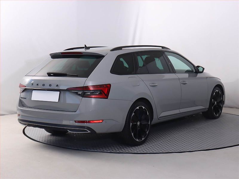 Škoda Superb (2022) Sportline 2.0 TDI - fotka 5 z 21