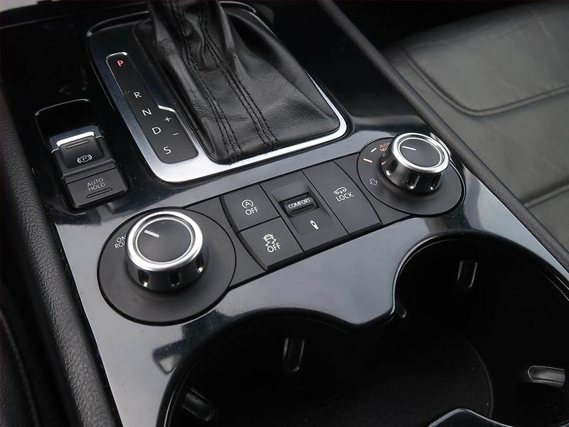 Volkswagen Touareg (2011) 3.0 TDI, 4X4, Automat - fotka 16 z 16