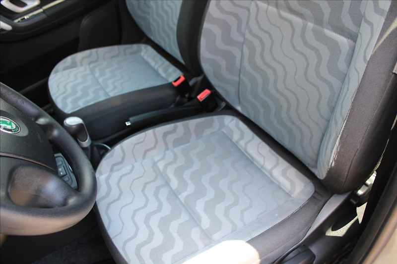 Škoda Fabia 1,2 HTP  NOVÉ V ČR,1.MAJITEL - fotka 15 z 20