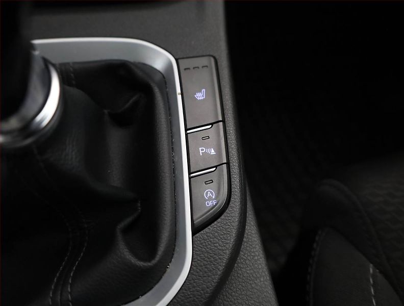 Hyundai i30 (2018) 1.4 T-GDI, ČR,1.maj - fotka 14 z 19