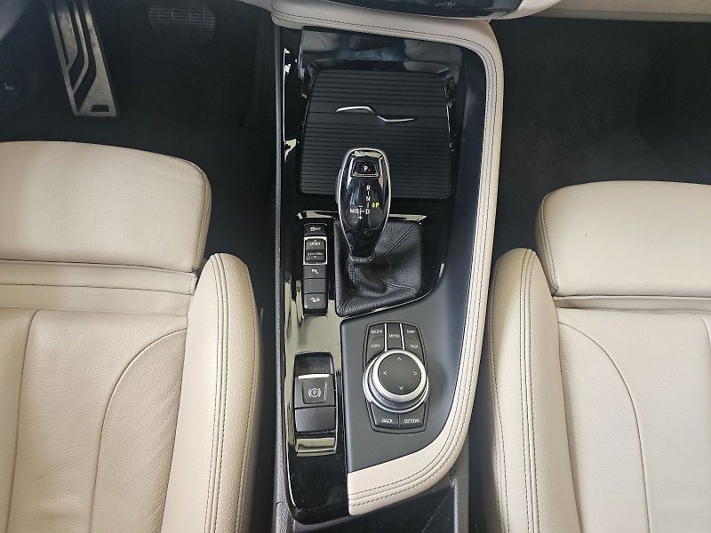 BMW X2 xDrive20i - fotka 18 z 24