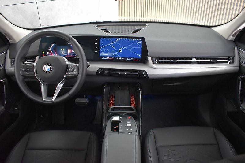 BMW X2 xDrive20d ZÁRUKA*TAŽNÉ*ČR 1.M* - fotka 8 z 45