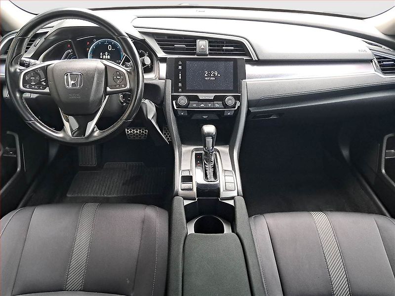 Honda Civic (2019) 1.5 VTEC - fotka 8 z 17
