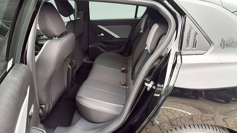 Opel Astra (2025) Edition HB 1.2 TURBO (96kW/130 - fotka 18 z 23