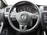 Volkswagen Jetta (2011) 1.6 TDi, ČR, AC, tempo, park - náhled 14