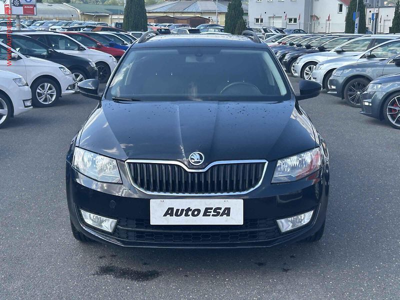Škoda Octavia (2014) 1.2TSi, AC, výhřev sed - fotka 2 z 15