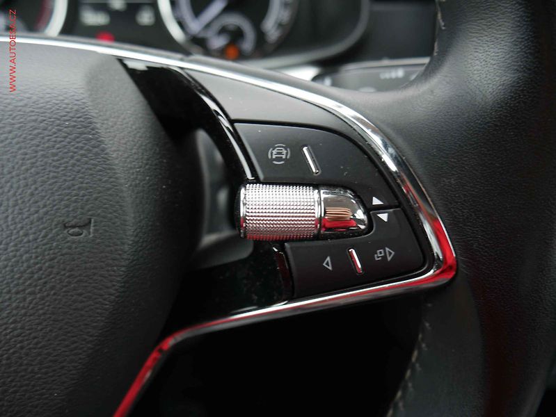 Škoda Kamiq (2021) 1.5TSi, 2.maj,ČR, Style - fotka 15 z 22