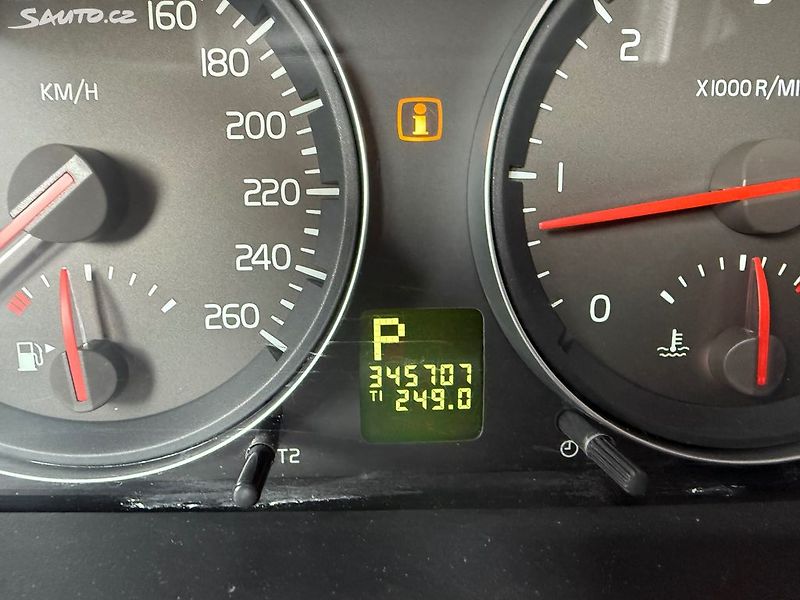Volvo C70 (2007) 2.4D, 132kw Kabrio Automat - fotka 18 z 21