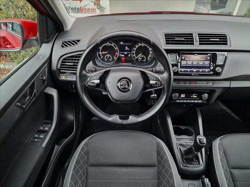 Škoda Fabia 1.0 TSI TOUR,ČR,1.Majitel - fotka 12 z 48