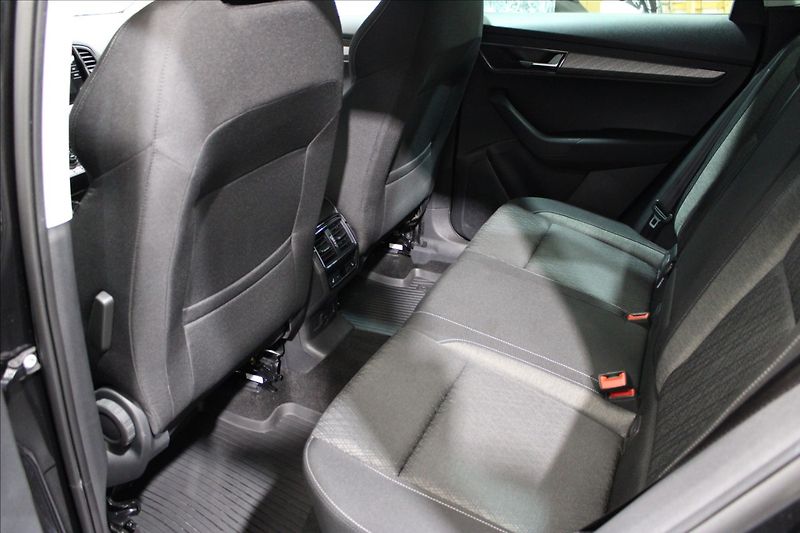 Škoda Karoq 2,0 TDI DSG style 1.maj, CZ - fotka 13 z 33