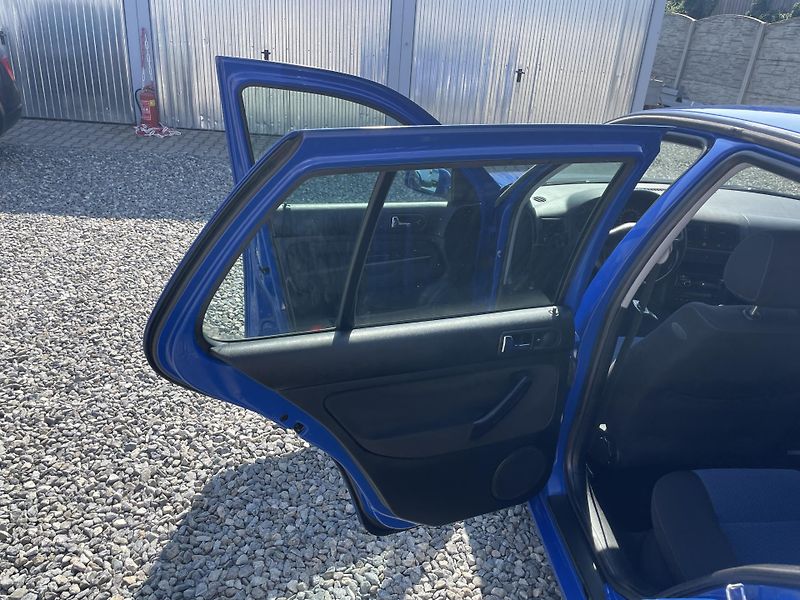 Volkswagen Golf 1.6i SR 100PS 134TKM EXTRA 1A! - fotka 113 z 174