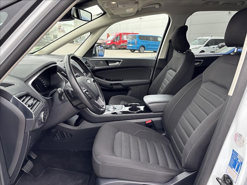 Ford Galaxy 2,0 EcoBlue 110 kW Titanium 7M - fotka 25 z 42