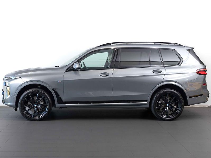 BMW X7 xDrive40d - fotka 3 z 24