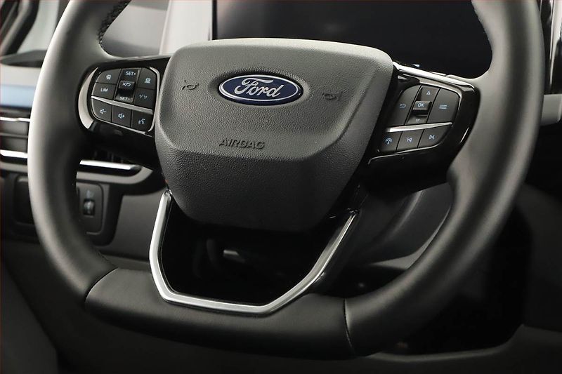 Ford Tourneo Custom (2025) 2.0 EcoBlue AWD - fotka 21 z 24