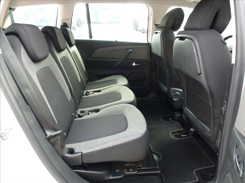 Citroën Grand C4 Picasso 1,2 PureTech 130HP Turbo 6MAN - fotka 24 z 51