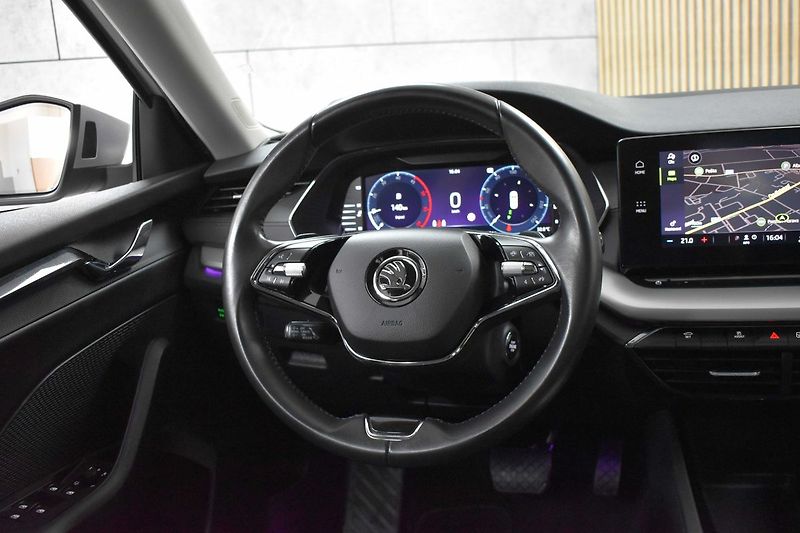 Škoda Octavia 2.0 TDI DSG*ACC*BLIS*CARPLAY* - fotka 15 z 37