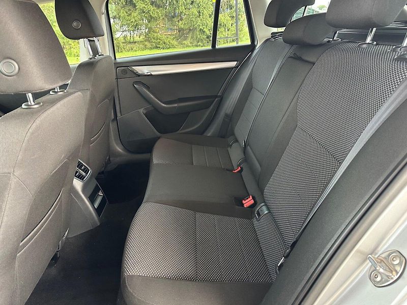 Škoda Octavia (2014) 1.6TDi NAVI,GARANCE KM - fotka 14 z 15