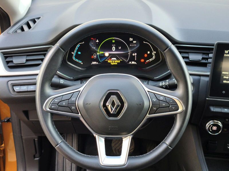 Renault Captur (2023) 1.6 E-Tech Hybrid - fotka 14 z 21