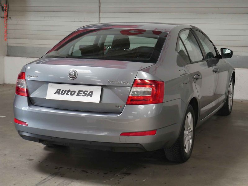 Škoda Octavia (2013) 2.0 TDi, 1.maj,ČR, servis - fotka 6 z 16