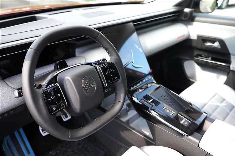 Citroën C5 Aircross (2026) 1,6 Plug-in Hybrid225k Aut.MAX - fotka 20 z 30