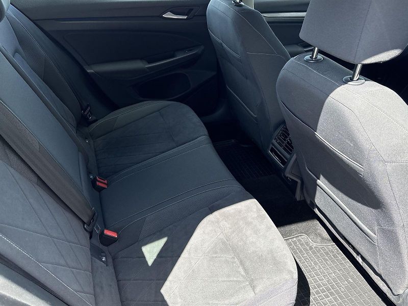 Volkswagen Golf (2022) Variant 1.5 TSI Style - fotka 10 z 27