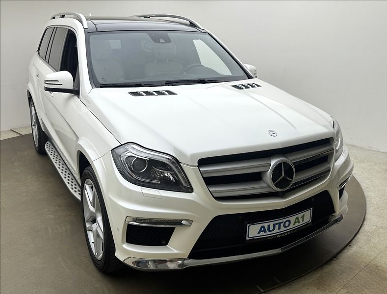 Mercedes-Benz GL 3,0 DPH AMG 4X4 NZTOP 360° TZ - fotka 3 z 48
