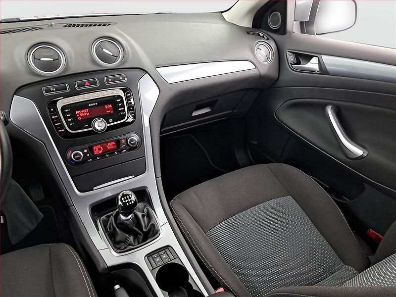 Ford Mondeo (2013) 2.0 TDCi, Serv.kniha, Tempomat - fotka 8 z 18