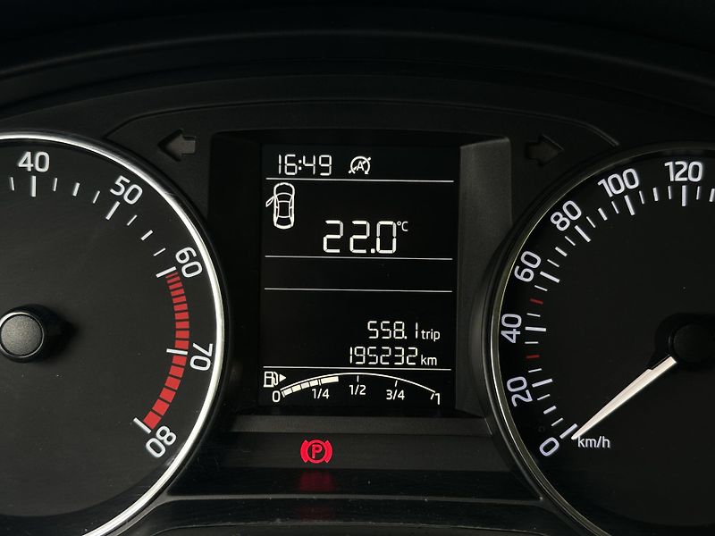 Škoda Rapid (2015) SPACEBACK 1.2TSI/66kW ACTIVE  - fotka 9 z 30
