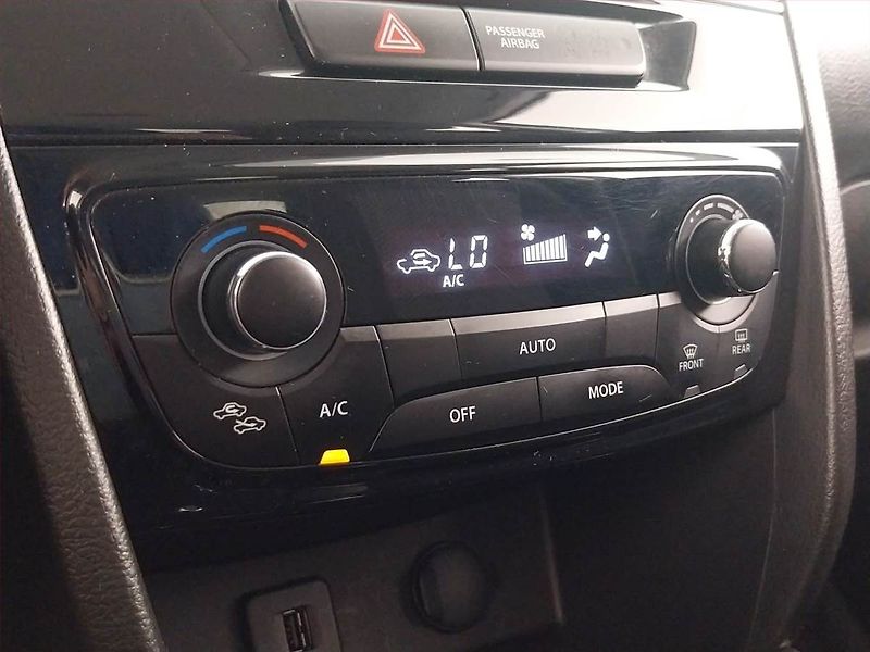 Suzuki Vitara (2019) 1.4 BoosterJet, Serv.kniha - fotka 13 z 19